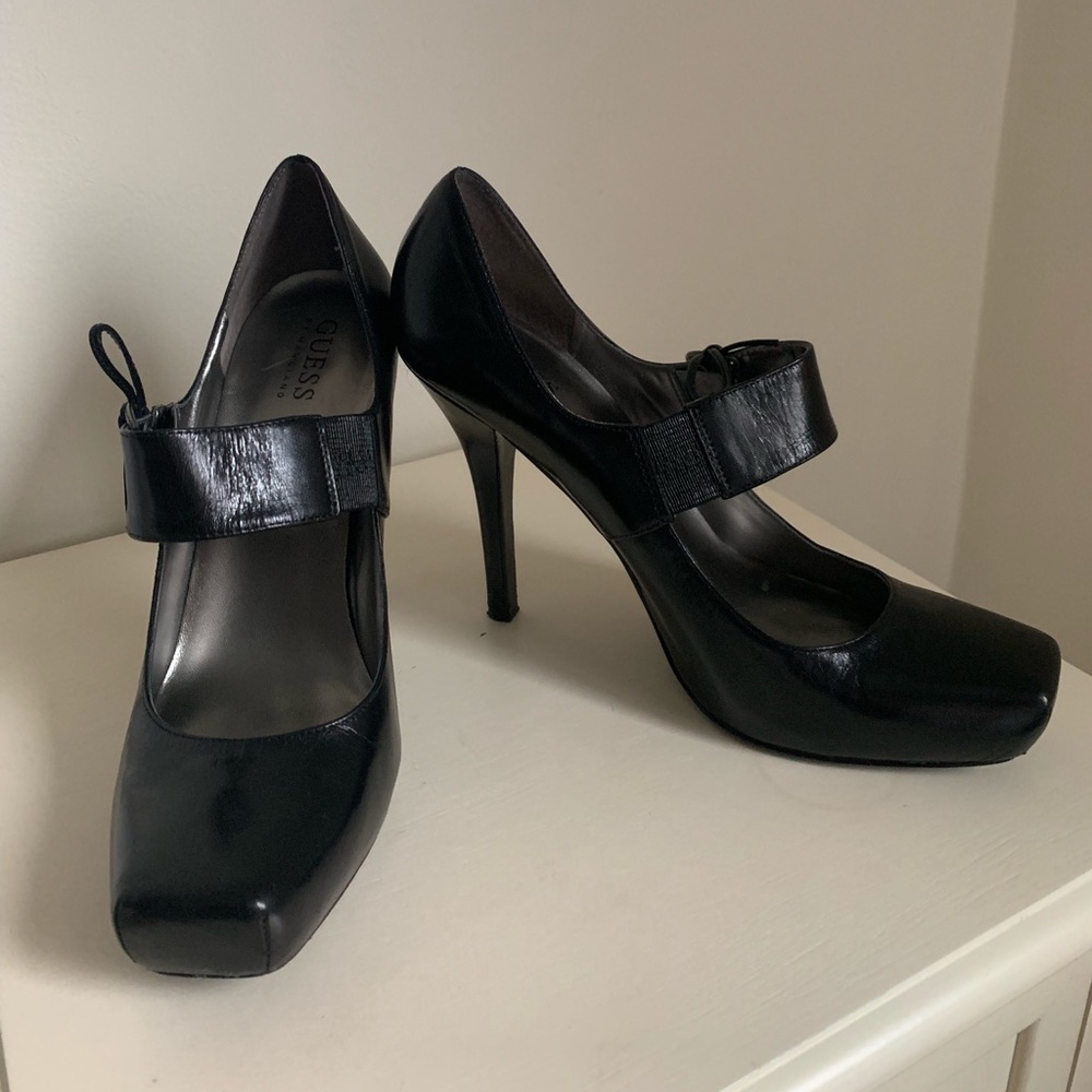 Black leather shoes by Marciano from Guess